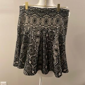 New Boutique Exclusive Black/Cream Lace Skirt…Size JR Large